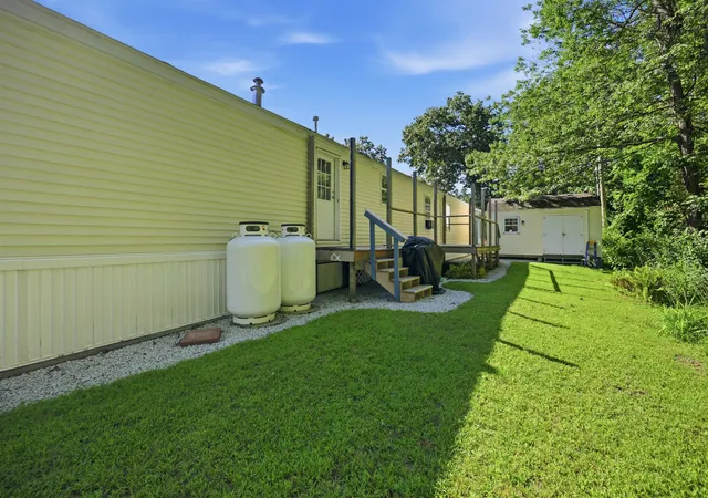 Photo 3 of Manufactured home for sale at 18 Parker Ave, Raymond, NH 03077 | MLS# 5107752 | Listing updated on 2026-10-02
