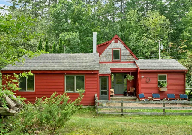 Photo 1 of Single family home for sale at 170 Packers Fls Rd, Durham, NH 03824 | MLS# 5107764 | Listing updated on 2026-09-15