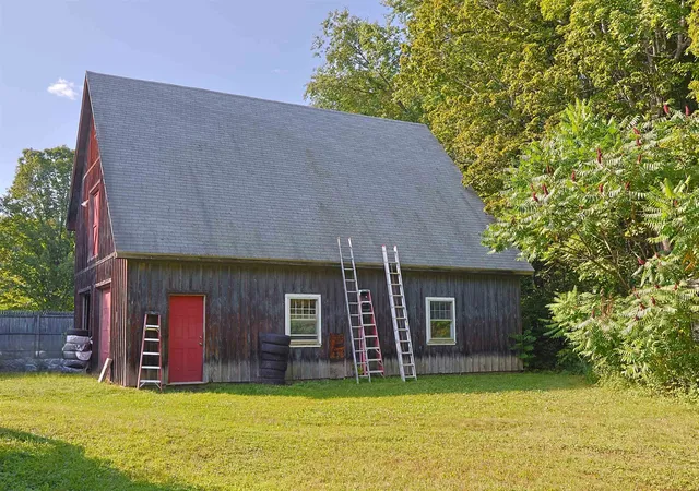 Photo 3 of Single family home for sale at 86 Brownsville Rd, Hartland, VT 05048 | MLS# 5107769 | Listing updated on 2026-09-11