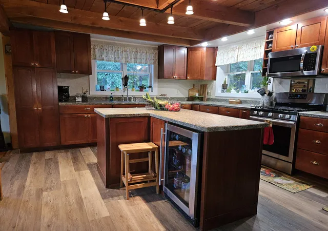 Photo 2 of Single family home for sale at 40 Carousel Ct, White River Junction, VT 05001 | MLS# 5107771 | Listing updated on 2026-09-18