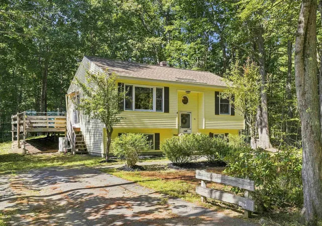 Photo 1 of Single family home for sale at 16 Newport Dr, Center Barnstead, NH 03225 | MLS# 5107782 | Listing updated on 2026-09-11