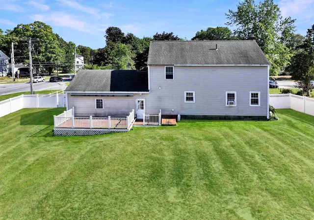 Photo 3 of Single family home for sale at 2 Jeffry Dr, Hampton, NH 03842 | MLS# 5107784 | Listing updated on 2026-09-18
