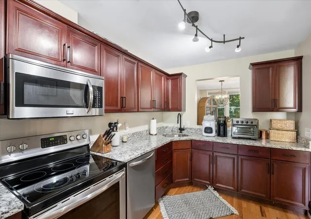 Photo 4 of Townhouse for sale at 76 Cherry Holw Rd, Nashua, NH 03062 | MLS# 5107786 | Listing updated on 2026-09-11