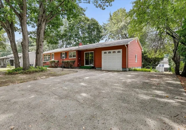Photo 3 of Single family home for sale at 9 Harris St, Nashua, NH 03060 | MLS# 5107797 | Listing updated on 2026-09-14