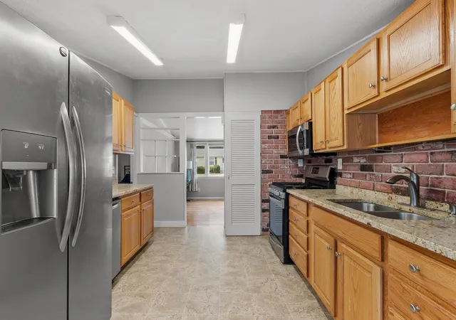 Photo 3 of Sale Pending at 28 Houde St, Nashua, NH 03060 | MLS# 5107798 | Listing updated on 2026-09-09