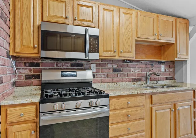 Photo 4 of Sale Pending at 28 Houde St, Nashua, NH 03060 | MLS# 5107798 | Listing updated on 2026-09-09
