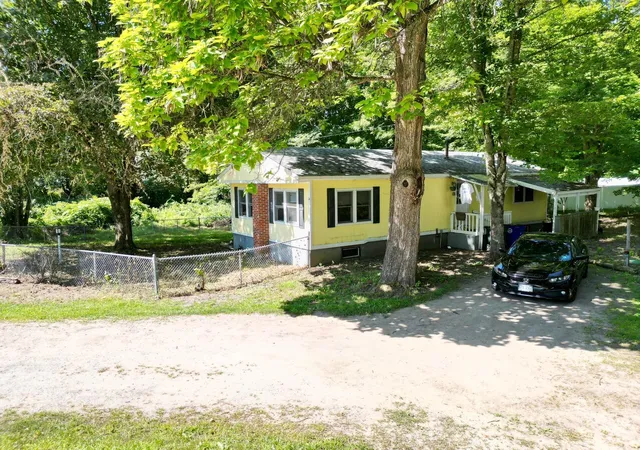 Single family home for sale at 14 Pleasant St, Goffstown, NH 03045 | MLS# 5107804