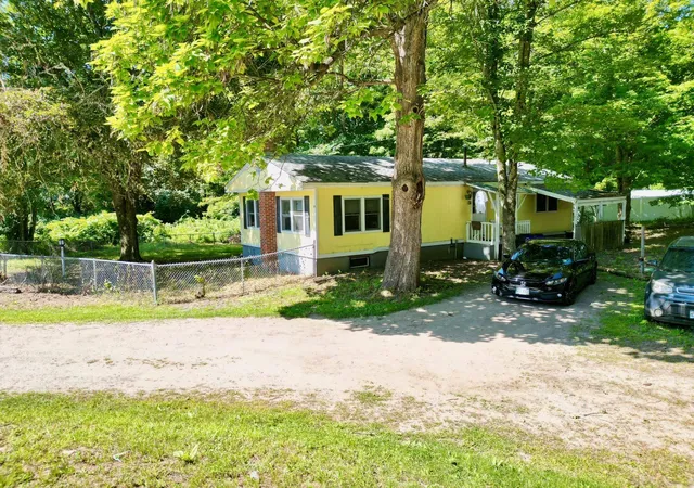Photo 3 of Single family home for sale at 14 Pleasant St, Goffstown, NH 03045 | MLS# 5107804 | Listing updated on 2026-09-03
