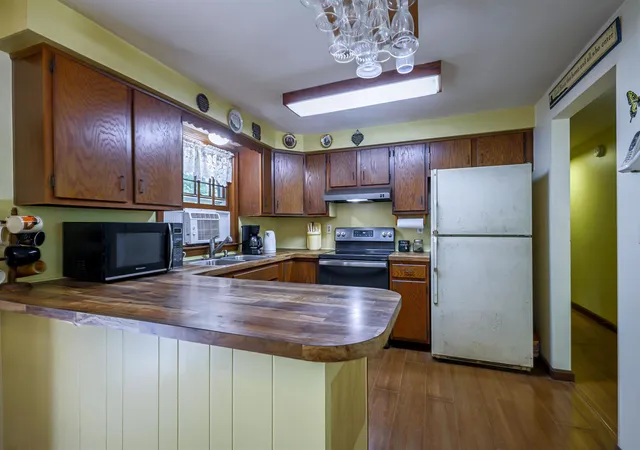 Photo 4 of Sale Pending at 19 Comstock Dr, Milford, NH 03055 | MLS# 5107809 | Listing updated on 2026-09-05