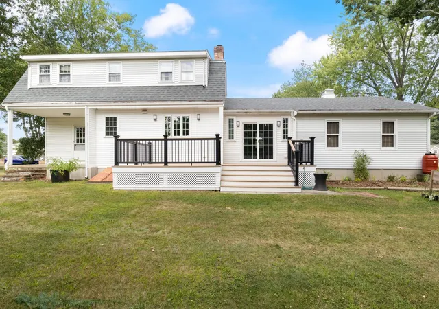 Photo 3 of Sale Pending at 99 Presidential Cir, Hampton, NH 03842 | MLS# 5107823 | Listing updated on 2026-09-08