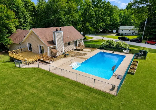 Photo 1 of Single family home for sale at 1 Gates Dr, Derry, NH 03038 | MLS# 5107824 | Listing updated on 2026-09-19