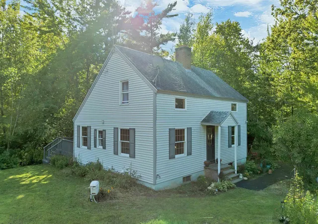 Photo 4 of Single family home for sale at 4 Balsam Dr, Gilford, NH 03249 | MLS# 5107833 | Listing updated on 2026-09-02