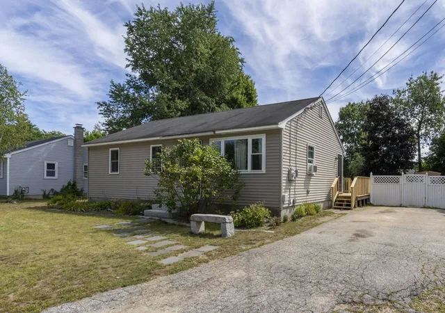 Photo 2 of Single family home for sale at 9 Winsor Ave, Concord, NH 03303 | MLS# 5107846 | Listing updated on 2026-09-09