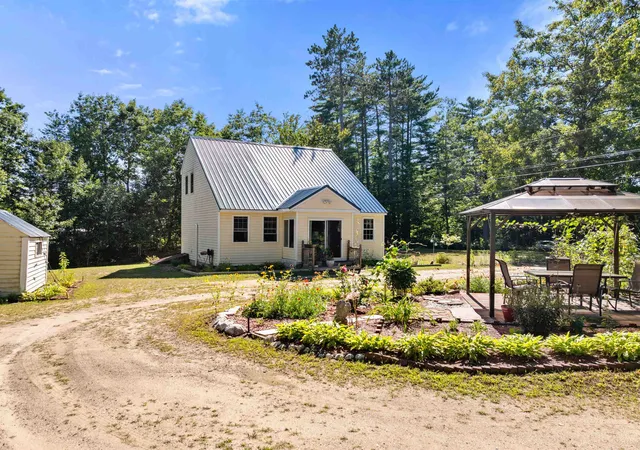 Photo 3 of Single family home for sale at 849 Nh Route 132, New Hampton, NH 03256 | MLS# 5107853 | Listing updated on 2026-09-16