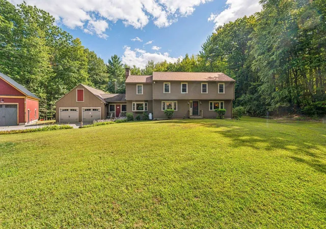 Photo 3 of Single family home for sale at 6 N Woods Rd, Dunbarton, NH 03046 | MLS# 5107879 | Listing updated on 2026-09-14