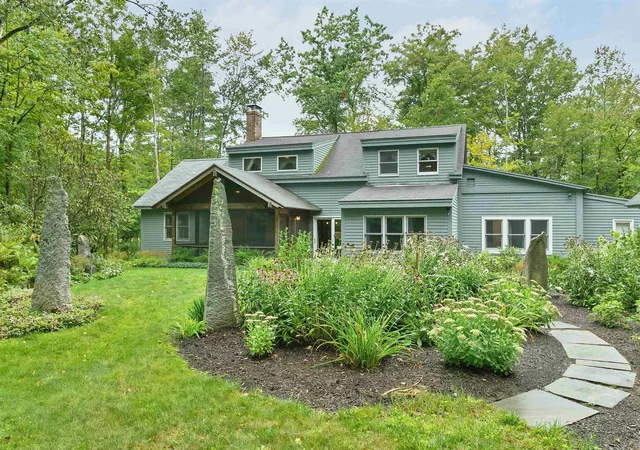 Photo 1 of Single family home for sale at 26 Otterville Rd, New London, NH 03257 | MLS# 5107885 | Listing updated on 2026-09-02