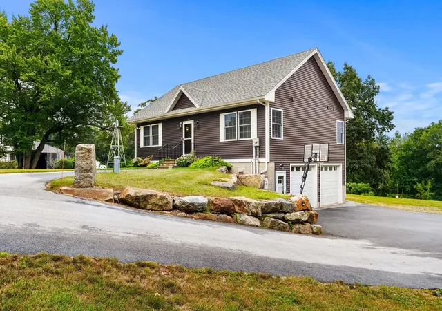 Photo 1 of Single family home for sale at 20 Pasture Rd, Auburn, NH 03032 | MLS# 5107891 | Listing updated on 2026-09-14