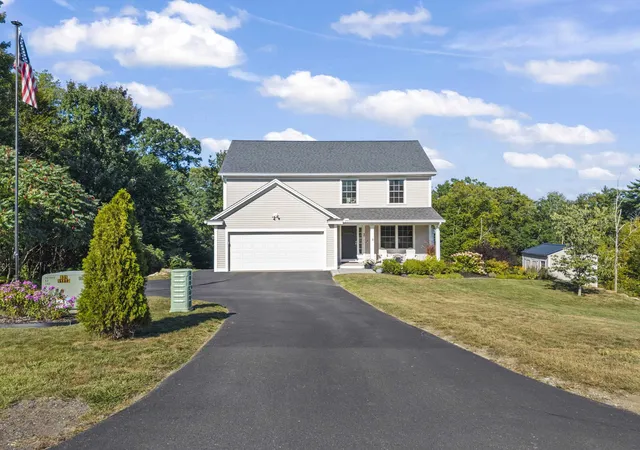 Photo 2 of Single family home for sale at 40 Thatcher Way, Barrington, NH 03825 | MLS# 5107893 | Listing updated on 2026-09-05