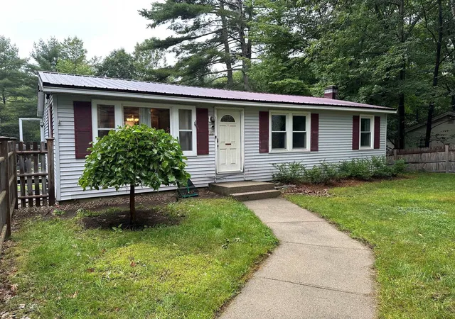 Photo 2 of Single family home for sale at 10 Contoocook Ave, Jaffrey, NH 03452 | MLS# 5107906 | Listing updated on 2026-09-09