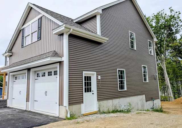 Photo 2 of Single family home for sale at 3 Blaisdell Ct, Raymond, NH 03077 | MLS# 5107918 | Listing updated on 2026-09-08