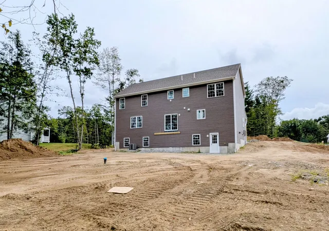 Photo 3 of Single family home for sale at 3 Blaisdell Ct, Raymond, NH 03077 | MLS# 5107918 | Listing updated on 2026-09-08