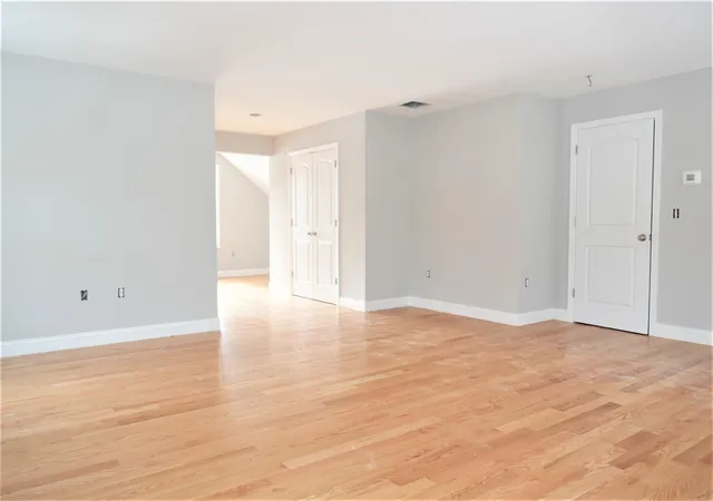 Photo 4 of Single family home for sale at 3 Blaisdell Ct, Raymond, NH 03077 | MLS# 5107918 | Listing updated on 2026-09-08