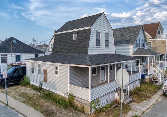 Photo 3 of Sale Pending at 19 Dover Ave, Hampton, NH 03842 | MLS# 5107919 | Listing updated on 2026-09-11