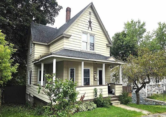 Photo 1 of Single family home for sale at 212 Park St, Berlin, NH 03570 | MLS# 5107932 | Listing updated on 2026-09-02