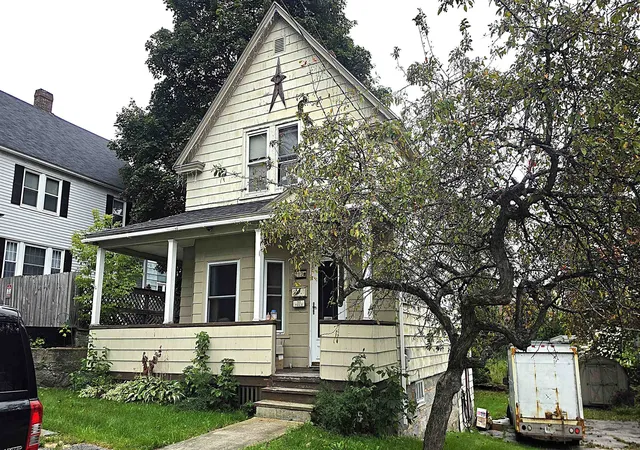 Photo 3 of Single family home for sale at 212 Park St, Berlin, NH 03570 | MLS# 5107932 | Listing updated on 2026-09-02