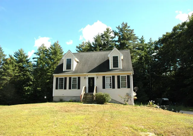 Photo 1 of Single family home for sale at 20 Beechwood Rd, Sandown, NH 03873 | MLS# 5107935 | Listing updated on 2026-09-17