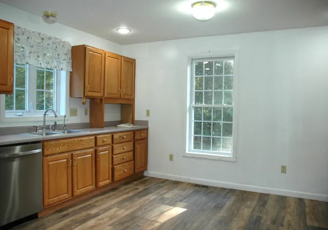 Photo 4 of Single family home for sale at 20 Beechwood Rd, Sandown, NH 03873 | MLS# 5107935 | Listing updated on 2026-09-17