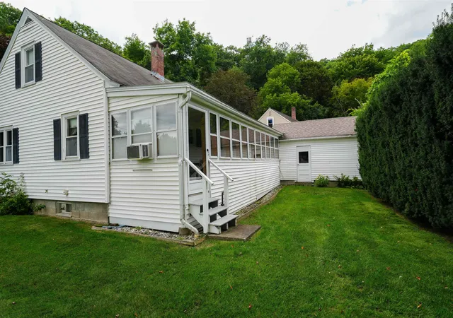 Photo 3 of Single family home for sale at 7 Hyde St, Bellows Falls, VT 05101 | MLS# 5107938 | Listing updated on 2026-09-02