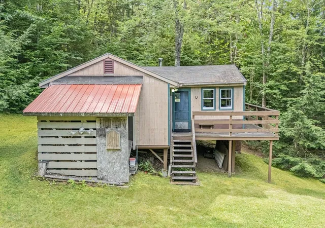 Photo 2 of Single family home for sale at 243 Thompson Rd, Rochester, VT 05767 | MLS# 5107947 | Listing updated on 2026-09-02