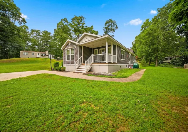 Photo 3 of Sale Pending at 10 Nolet Ave, Salem, NH 03079 | MLS# 5107955 | Listing updated on 2026-09-16