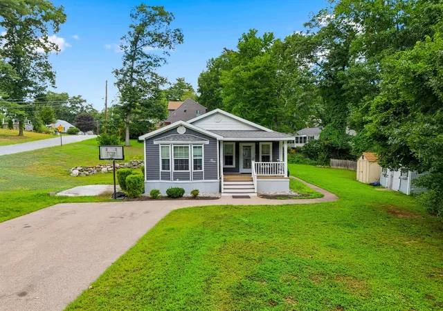 Photo 3 of Sale Pending at 10 Nolet Ave, Salem, NH 03079 | MLS# 5107955 | Listing updated on 2026-09-16