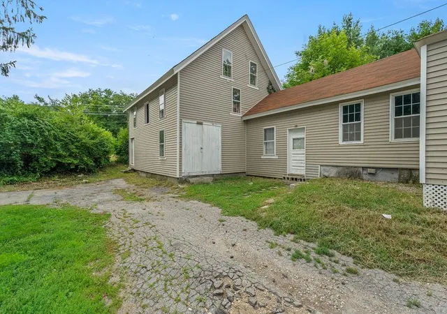 Photo 3 of Single family home for sale at 1 Summer St, Farmington, NH 03835 | MLS# 5107959 | Listing updated on 2026-09-08