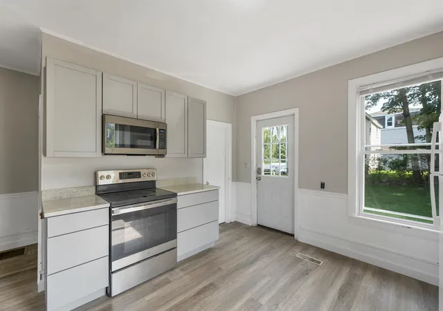 Photo 4 of House for sale at 9 Franklin St, Rollinsford, NH 03869 | MLS# 5107976 | Listing updated on 2026-09-06