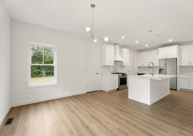 Photo 3 of Sale Pending at 61 Noyes Rd, Londonderry, NH 03053 | MLS# 5107979 | Listing updated on 2026-09-06