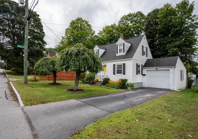 Photo 1 of Sale Pending at 3 Birchwood Pl, Dover, NH 03820 | MLS# 5107986 | Listing updated on 2026-09-13