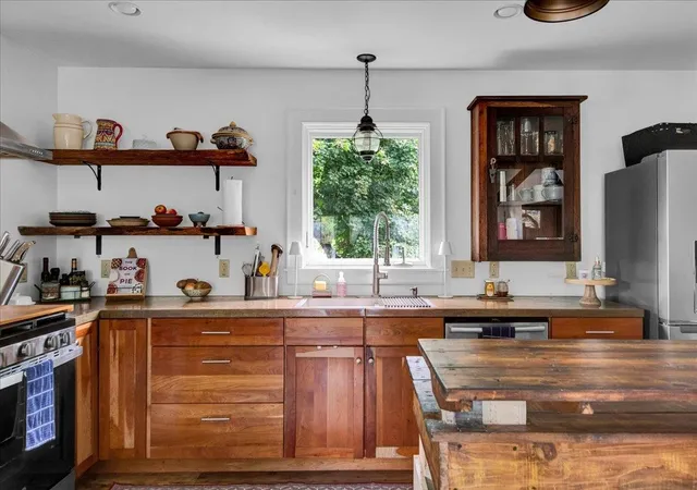 Photo 4 of Sale Pending at 2 Hiawatha Ave, Essex Junction, VT 05452 | MLS# 5107990 | Listing updated on 2026-09-09