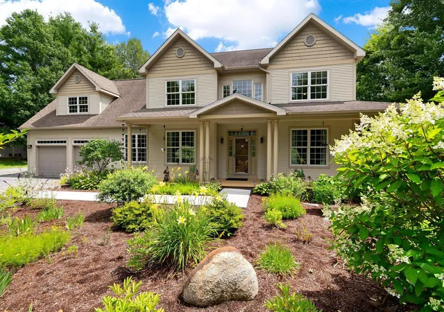 Photo 1 of Multi family home for sale at 3 5 Edgewater Ter, Milton, VT 05468 | MLS# 5108019 | Listing updated on 2026-09-03