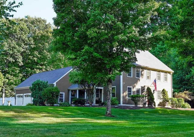 Photo 2 of Single family home for sale at 62 Elizabeth Ln, Contoocook, NH 03229 | MLS# 5108025 | Listing updated on 2026-09-03