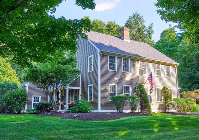 Photo 3 of Single family home for sale at 62 Elizabeth Ln, Contoocook, NH 03229 | MLS# 5108025 | Listing updated on 2026-09-03