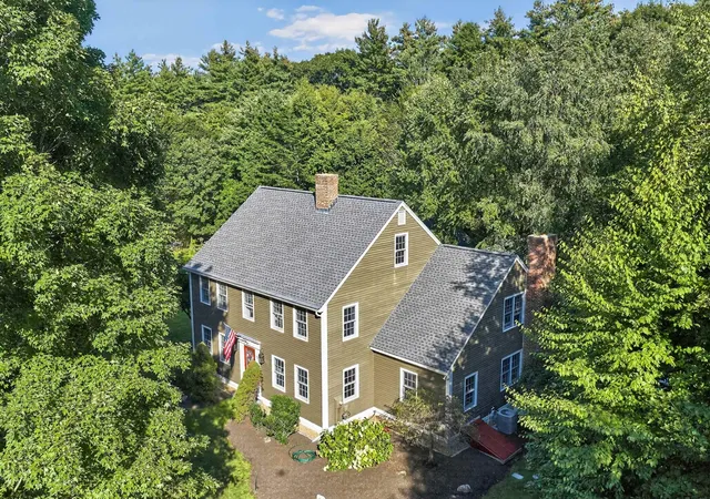 Photo 3 of Single family home for sale at 62 Elizabeth Ln, Contoocook, NH 03229 | MLS# 5108025 | Listing updated on 2026-09-03