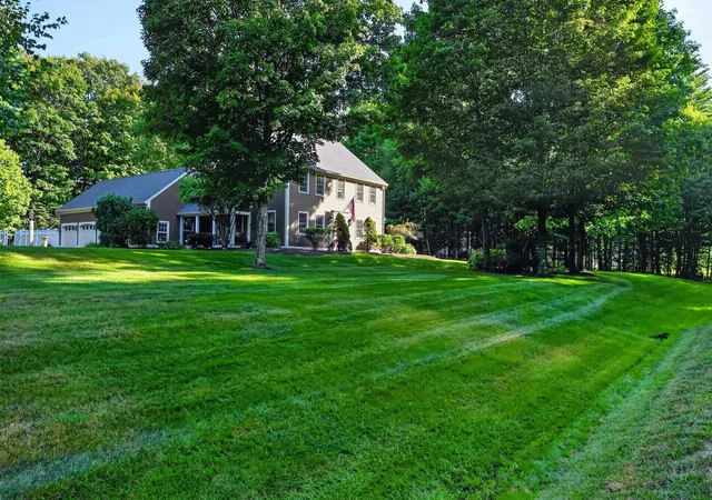 Photo 4 of Single family home for sale at 62 Elizabeth Ln, Contoocook, NH 03229 | MLS# 5108025 | Listing updated on 2026-09-03