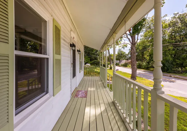 Photo 1 of Single family home for sale at 33 Charlotte Ave, Nashua, NH 03064 | MLS# 5108040 | Listing updated on 2026-09-09