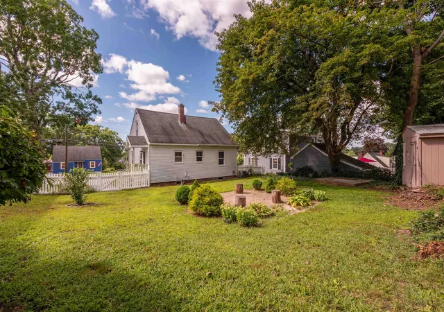 Photo 3 of Single family home for sale at 33 Charlotte Ave, Nashua, NH 03064 | MLS# 5108040 | Listing updated on 2026-09-09