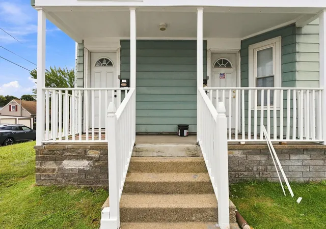 Photo 2 of House for sale at 440 Kelley St, Manchester, NH 03102 | MLS# 5108045 | Listing updated on 2026-09-11