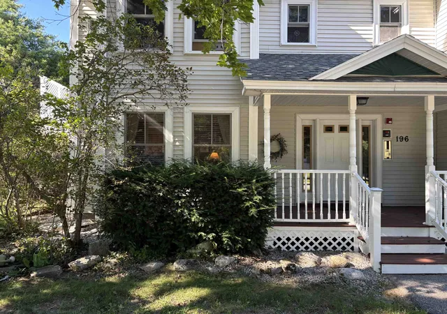 Photo 3 of Condo for sale at 196 E Main St #Unit 101, Conway, NH 03818 | MLS# 5108055 | Listing updated on 2026-09-11