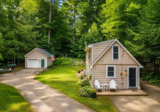 Single family home for sale at 106 Pine N St, Bristol, NH 03222 | MLS# 5108061
